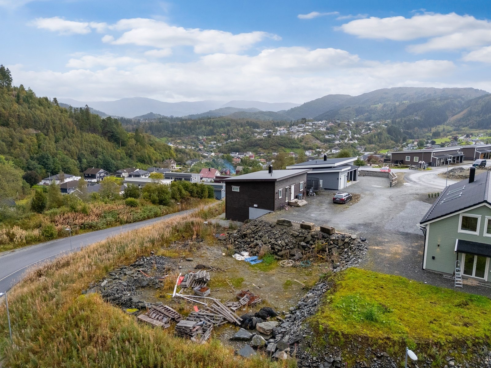 Tomten ligger i enden av stikkveien Galleribilde