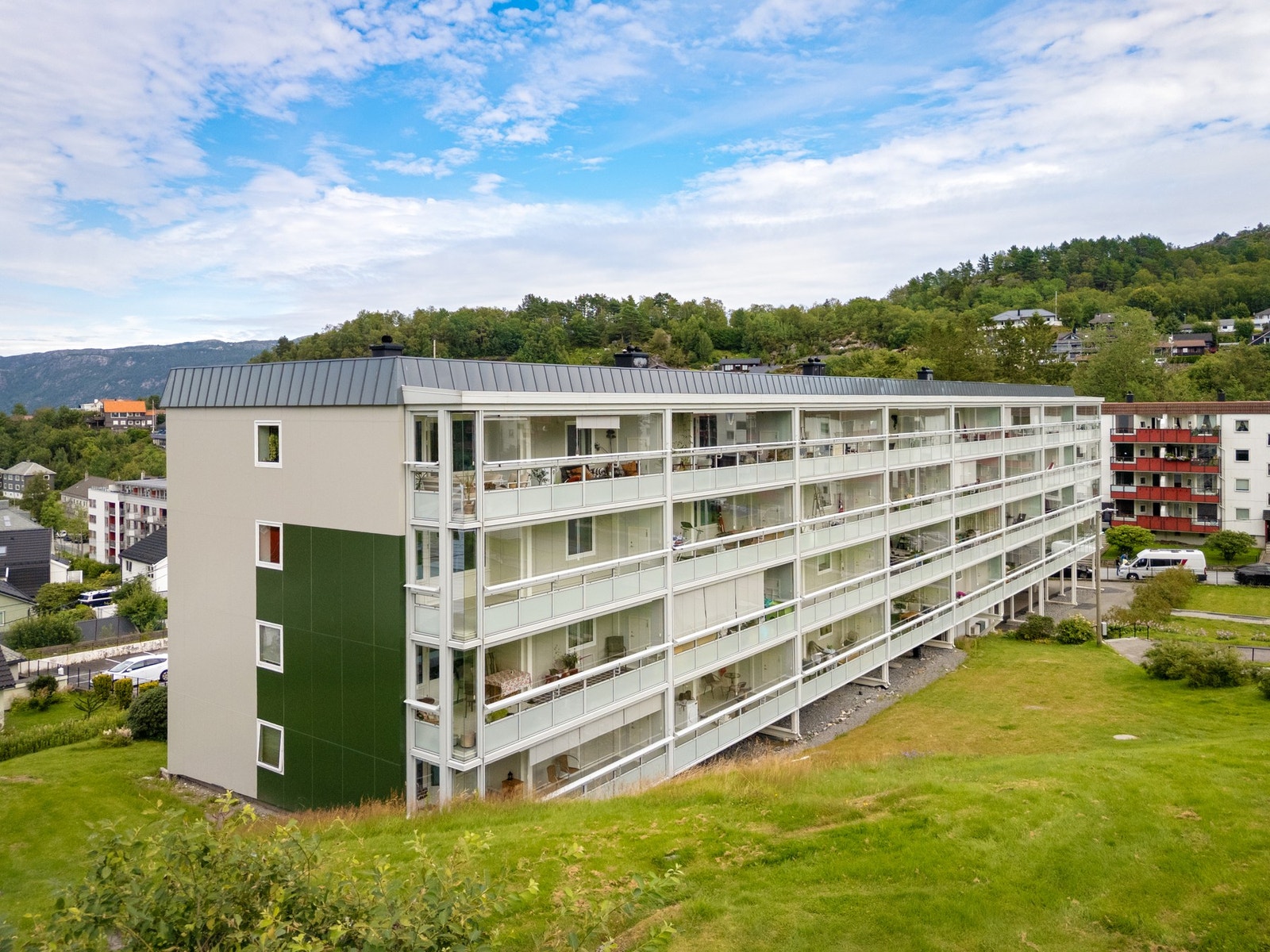 Leiligheten ligger i et sentralt og attraktiv nabolag med kort vei til buss og butikk Galleribilde