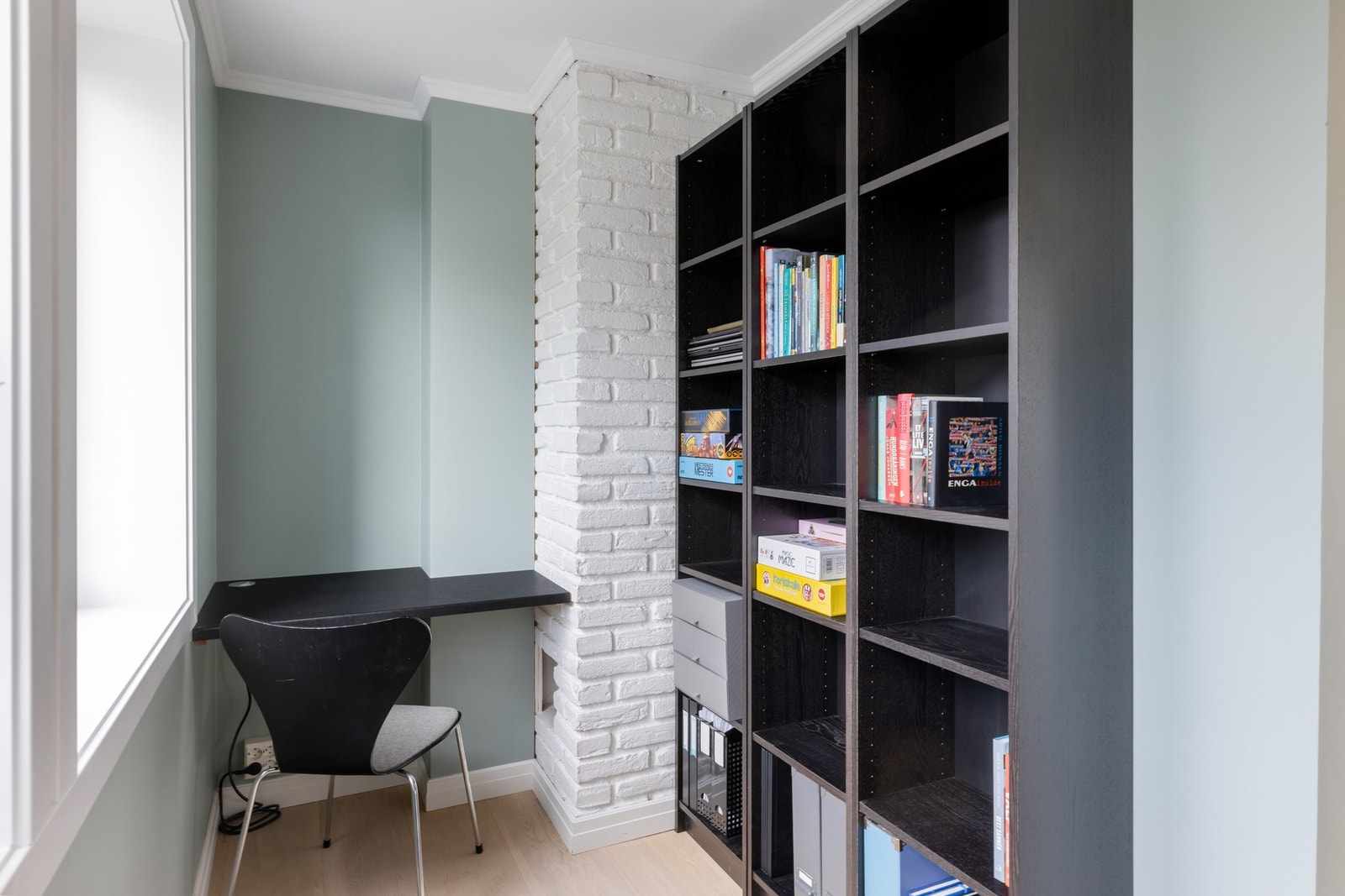 Kontor/lekseplass i tilknytning til stuen Galleribilde