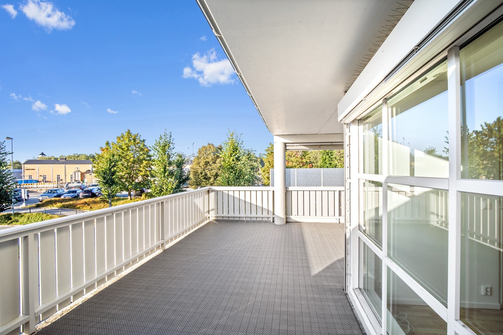 Terrasse med fin utsikt og gode solforhold. Galleribilde