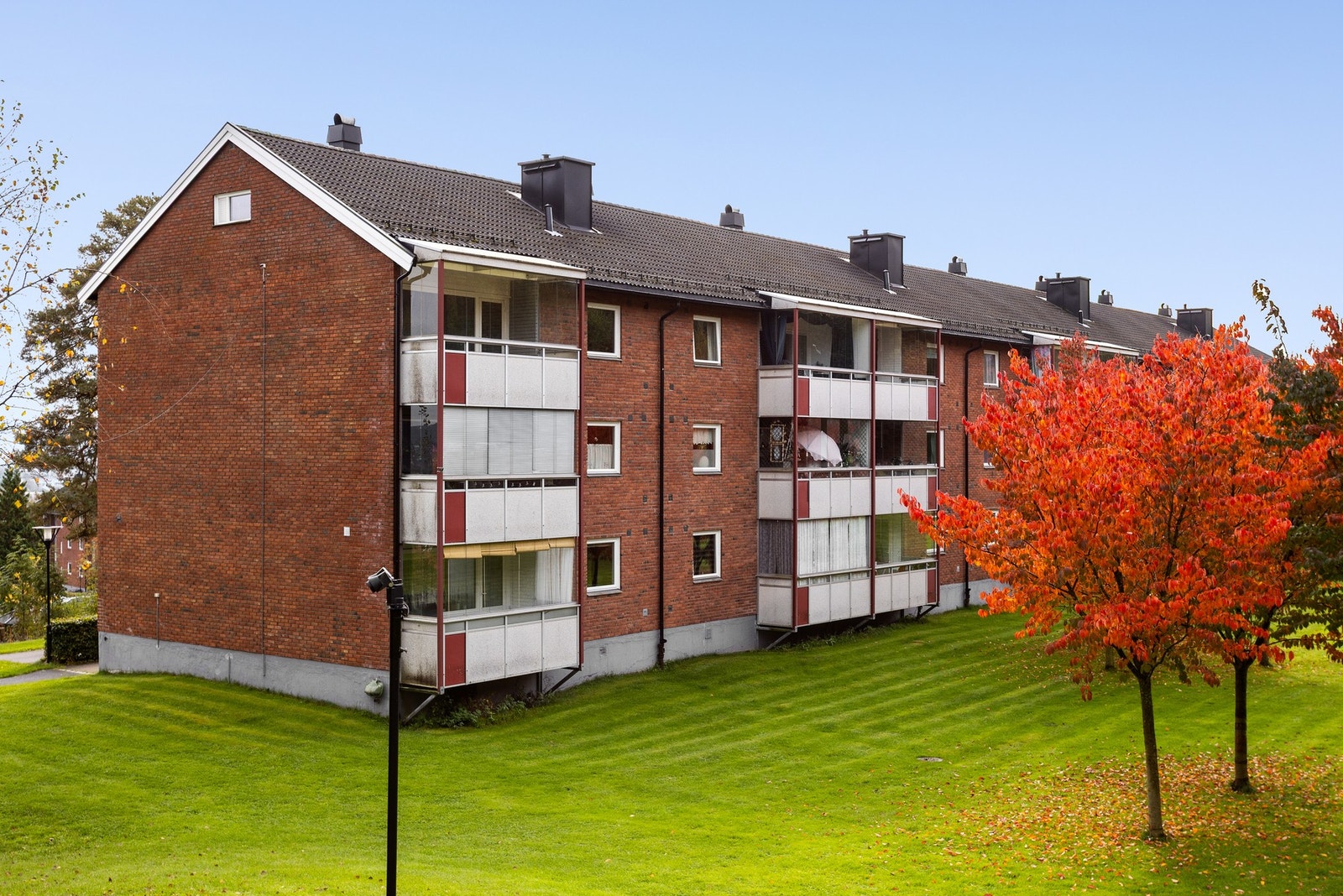 Leiligheten ligger i et rolig og barnevennlig borettslag med kort vei til skole, butikk og Grenlandssenteret. Galleribilde