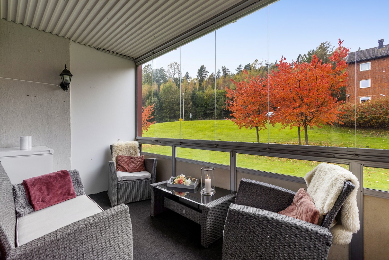 Lys og trivelig 3-roms med innglasset balkong! Galleribilde