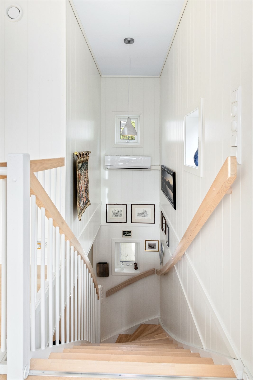 Vi beveger oss ned til 1. etasje Galleribilde