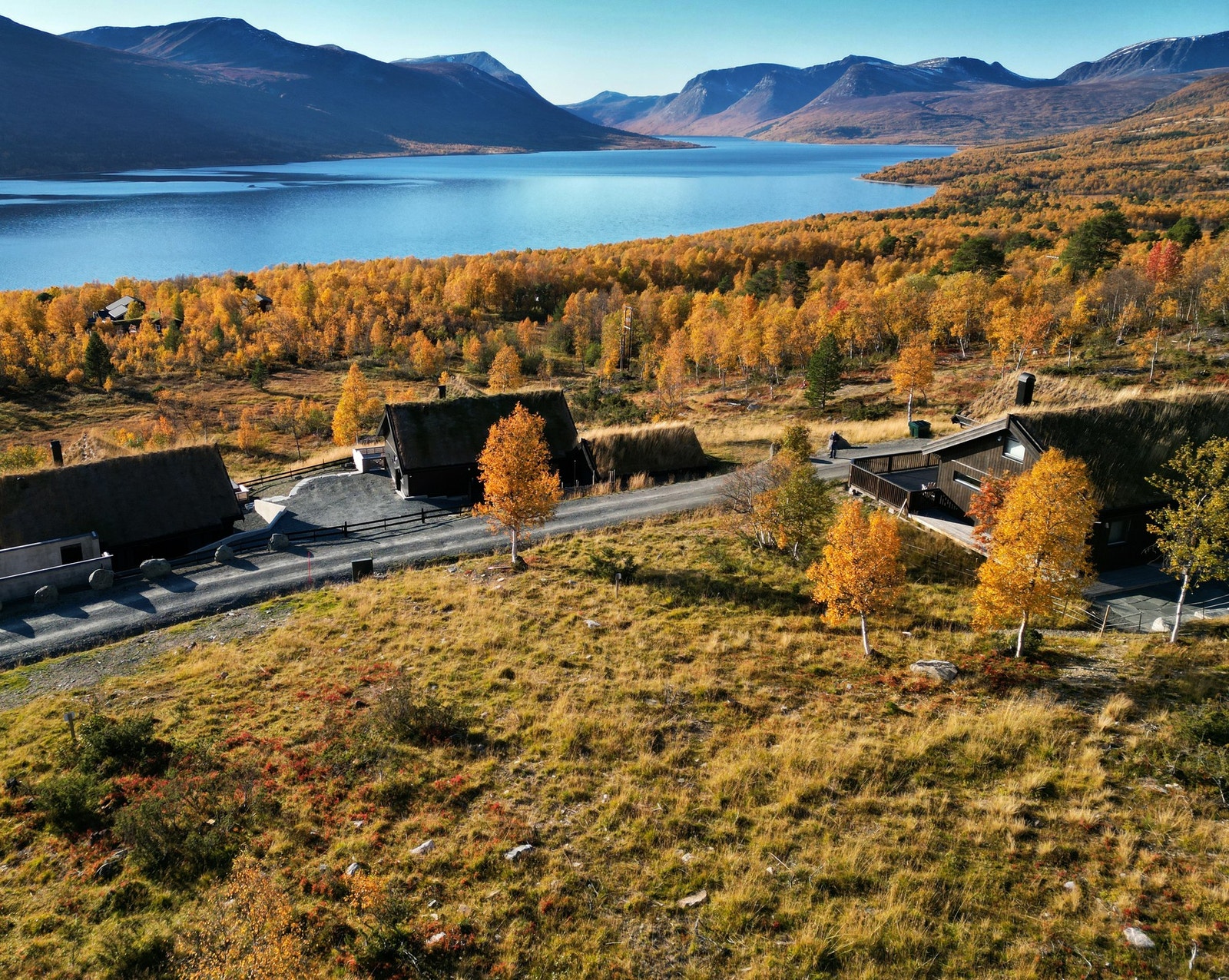 Like i nabolaget finner du også Rauøra, ei unik sandstrand som sommerstid er populær både til bading, rekreasjon og naturopplevelser. Galleribilde