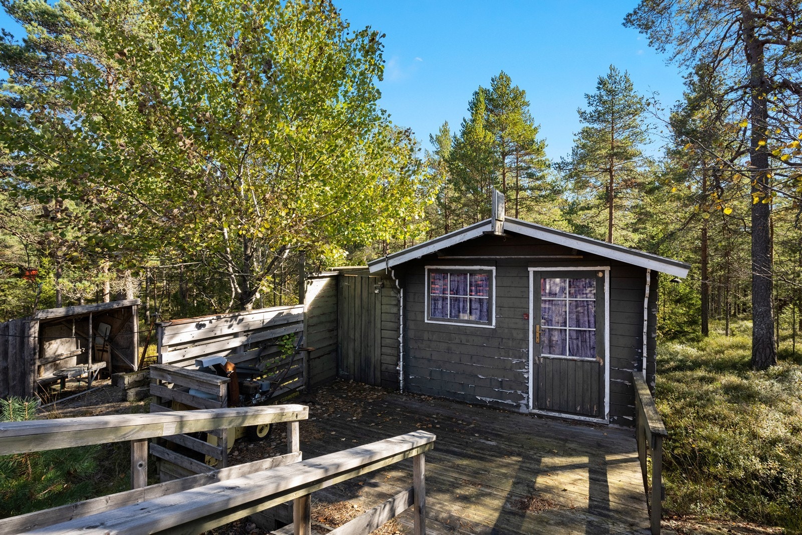 Praktisk utvendig bod med adkomst fra terrassen. Galleribilde