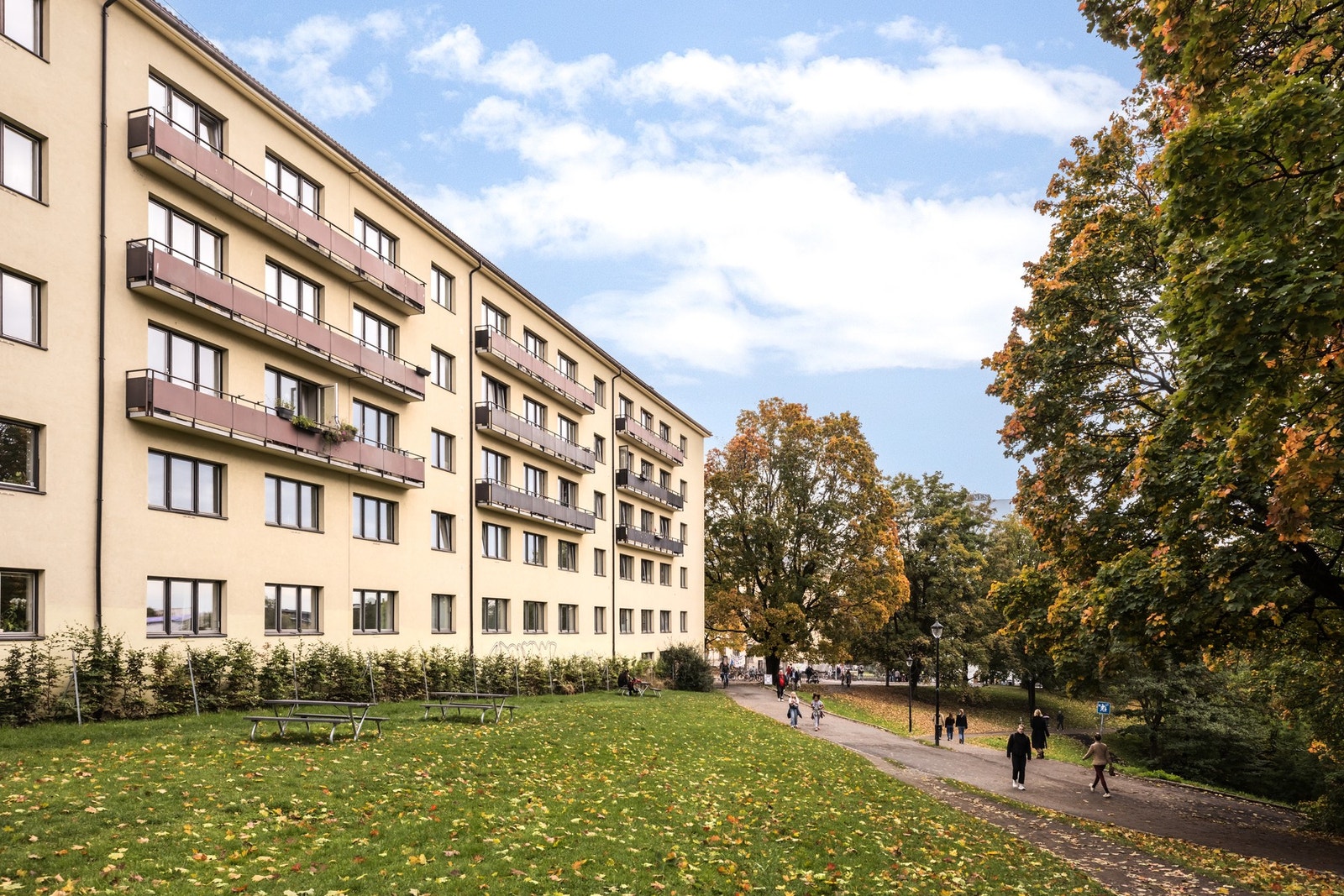 Borettslaget har et hobbyrom utstyrt med verksted og syrom - dette er til stor glede for beboerne. Galleribilde