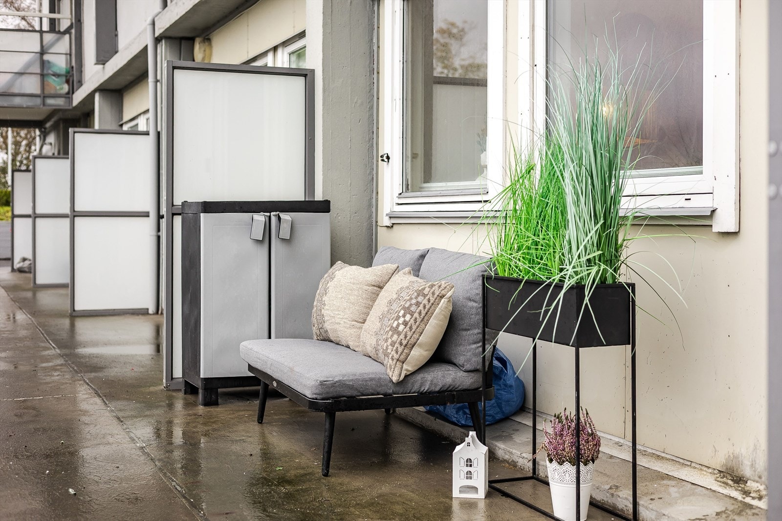 Uteplass ved inngangsparti Galleribilde