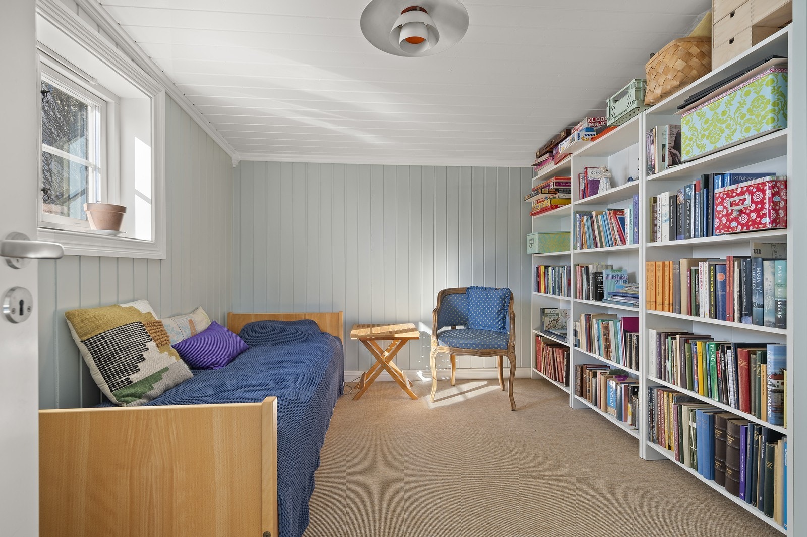 Det er 2 soverom i boligen, begge med nymalte vegger og nylagt vegg til vegg teppe. Galleribilde