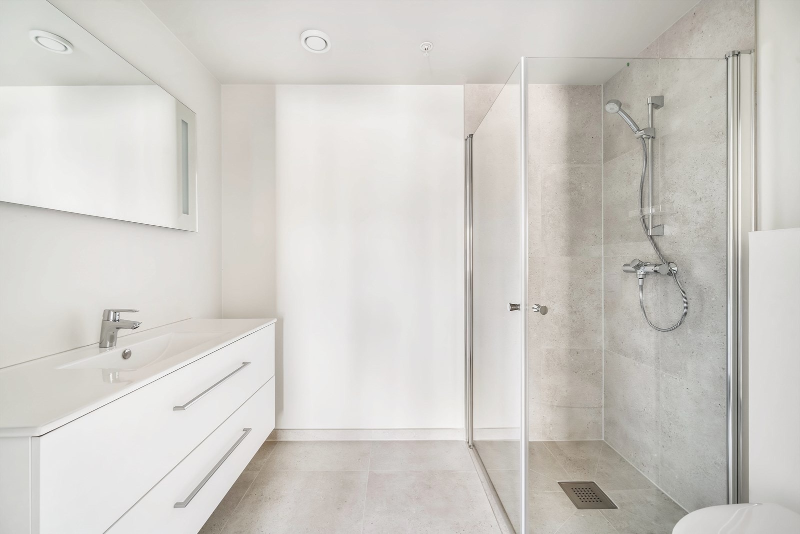 Bad i tilknytning til hovedsoverom Galleribilde