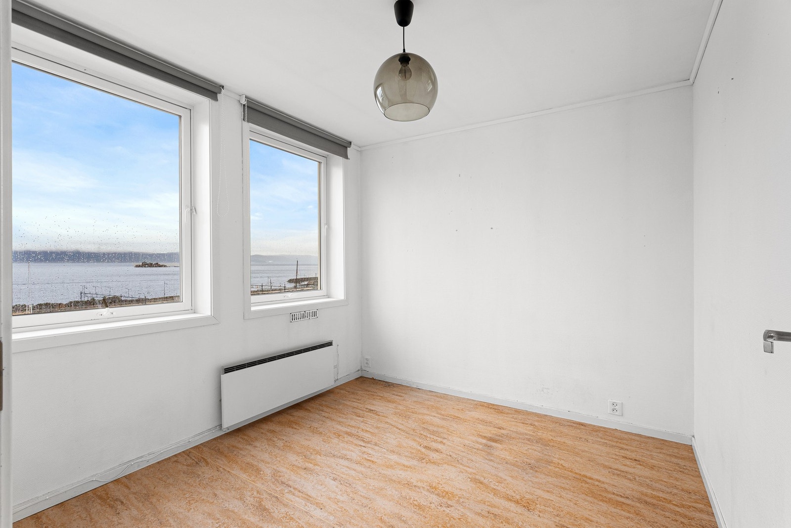 Det er god plass til dobbeltseng og ønsket møblement på samtlige rom. Galleribilde