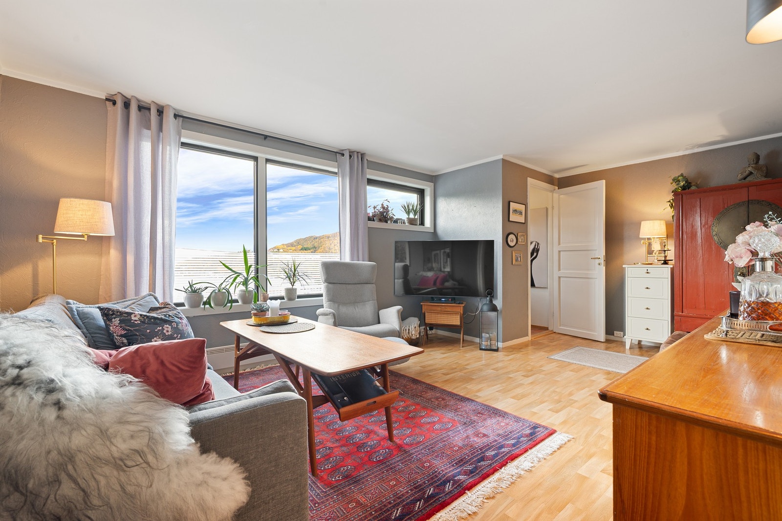 I underetasje er det utleiedel med to soverom Galleribilde