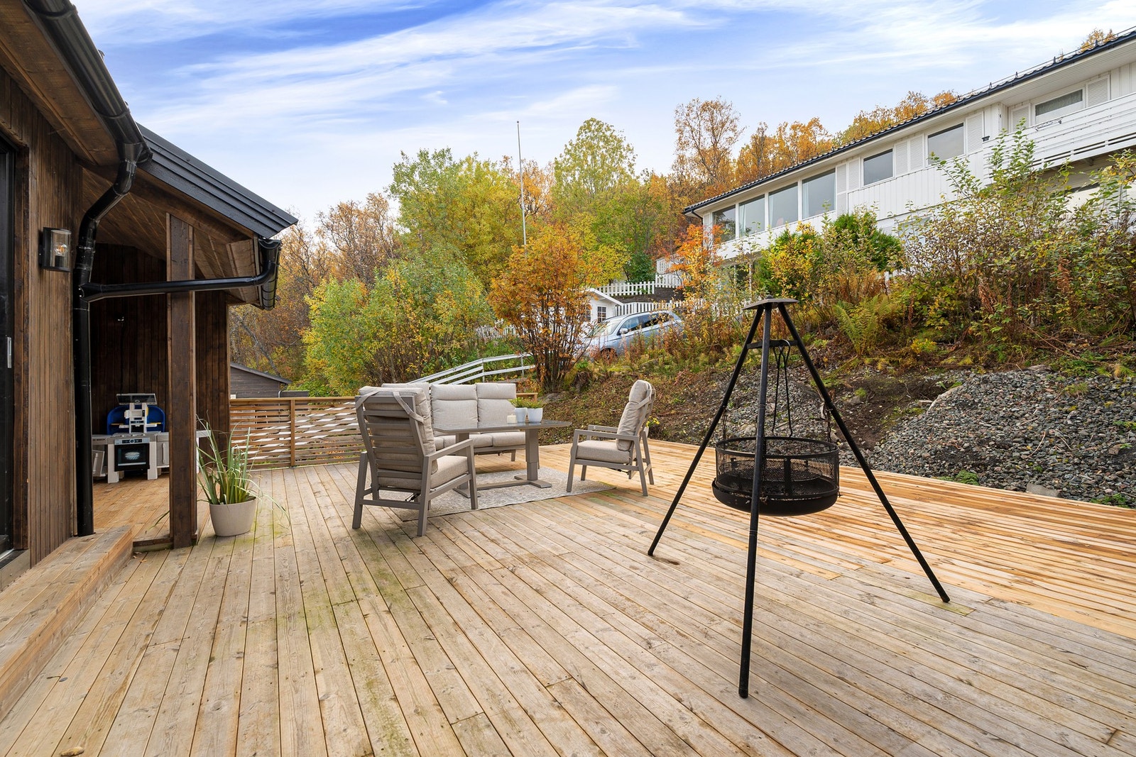 Rikelig plass til utemøblement, grill, båtpanne og/eller det du ønsker! Galleribilde