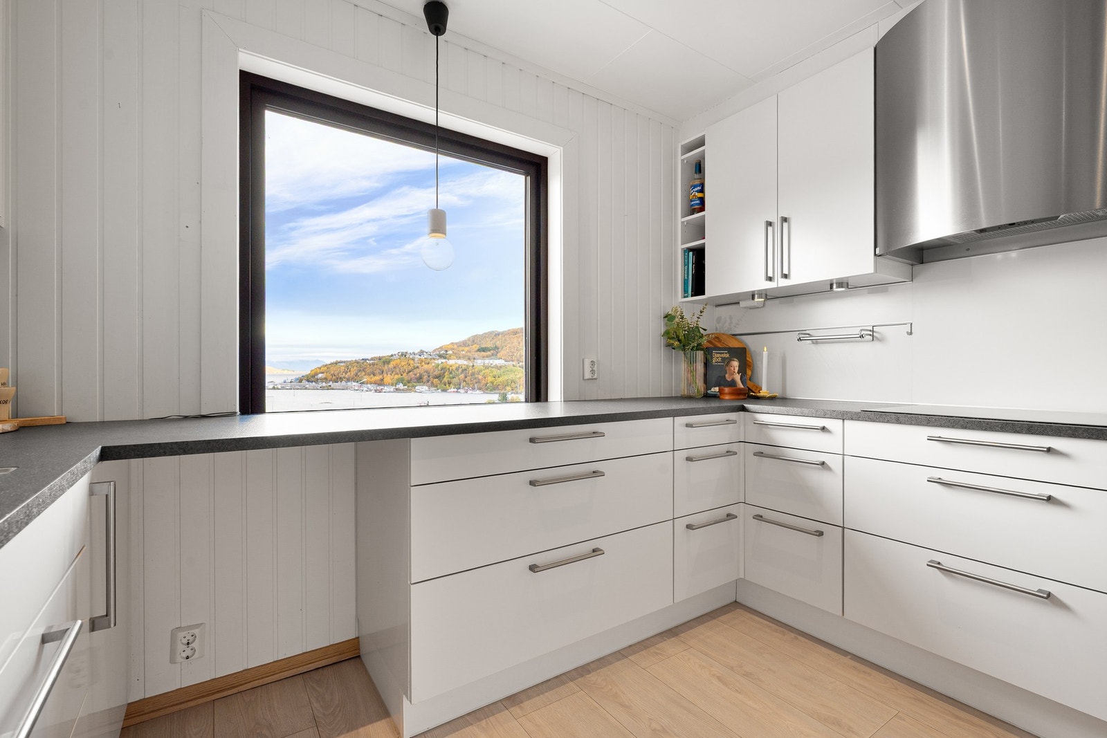 Her kan flere bidra med matlagingen uten at det blir trangt om plassen! Galleribilde