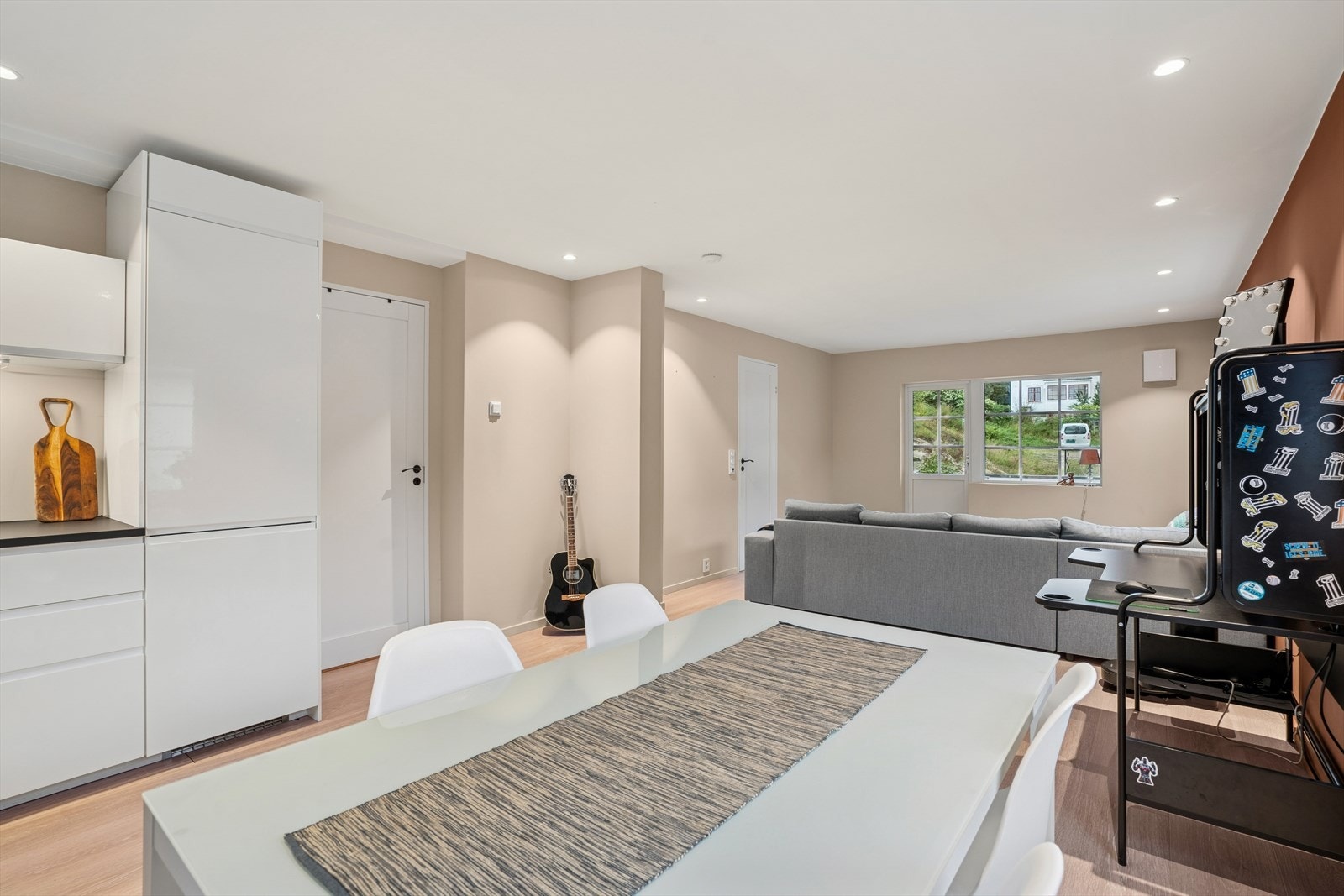 God plass til spisestueløsning. Invitér venner og familie til gode måltider. Galleribilde