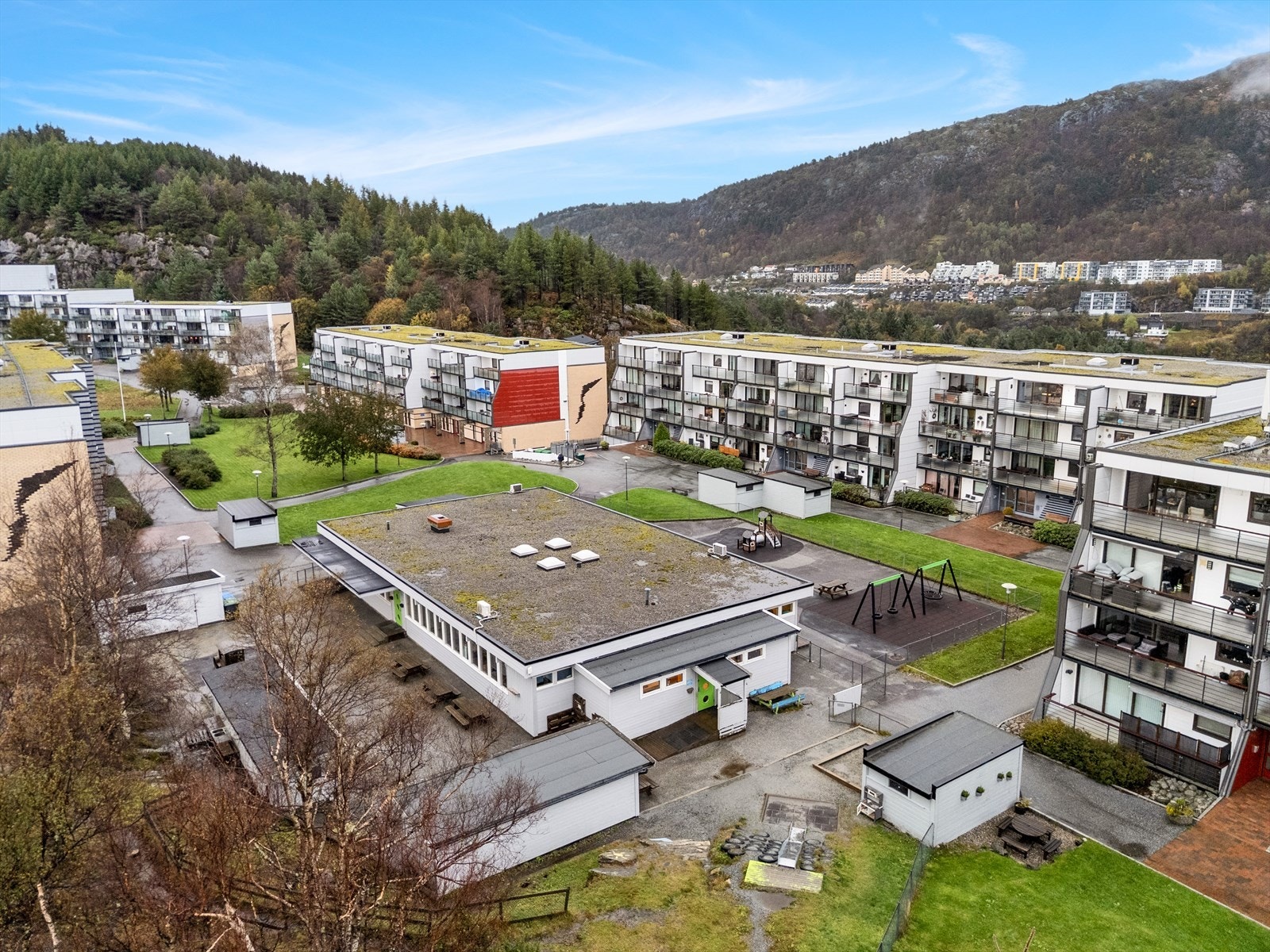 Barnehage like ved. Galleribilde