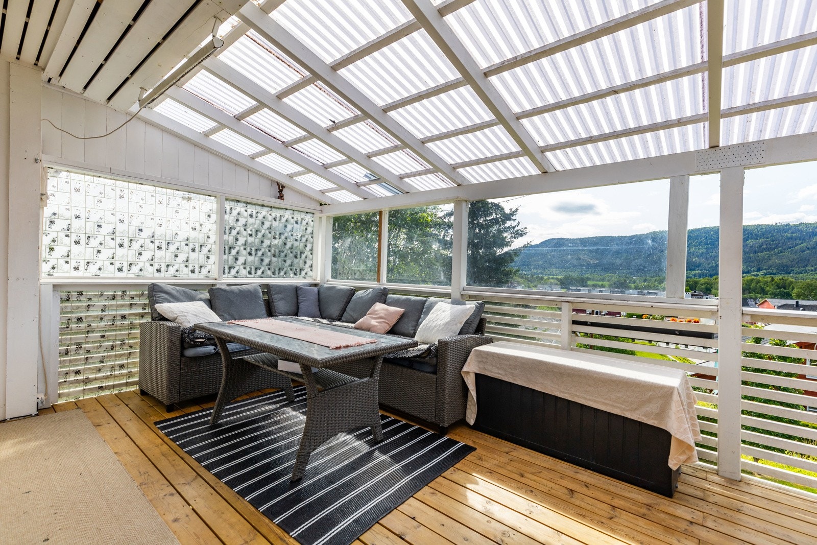 Veranda. Galleribilde