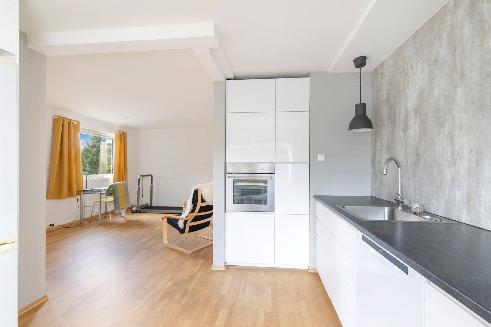 Kjøkken sett mot stue Galleribilde