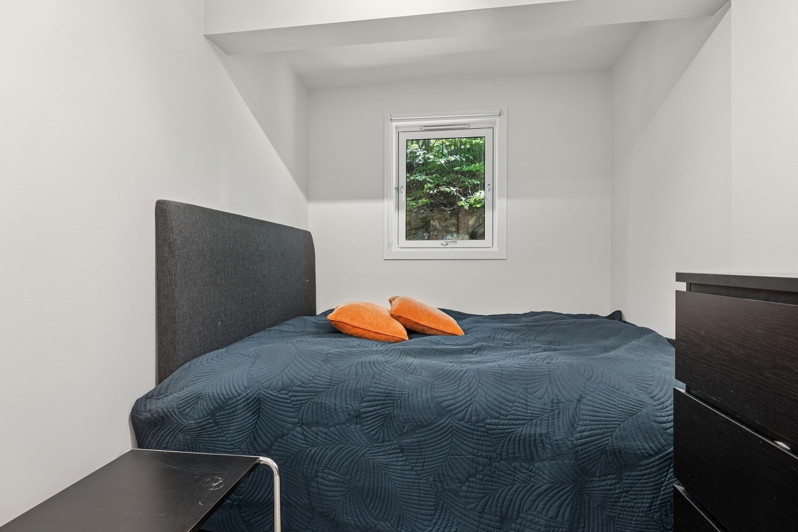 Bod som er innredet som soverom Galleribilde