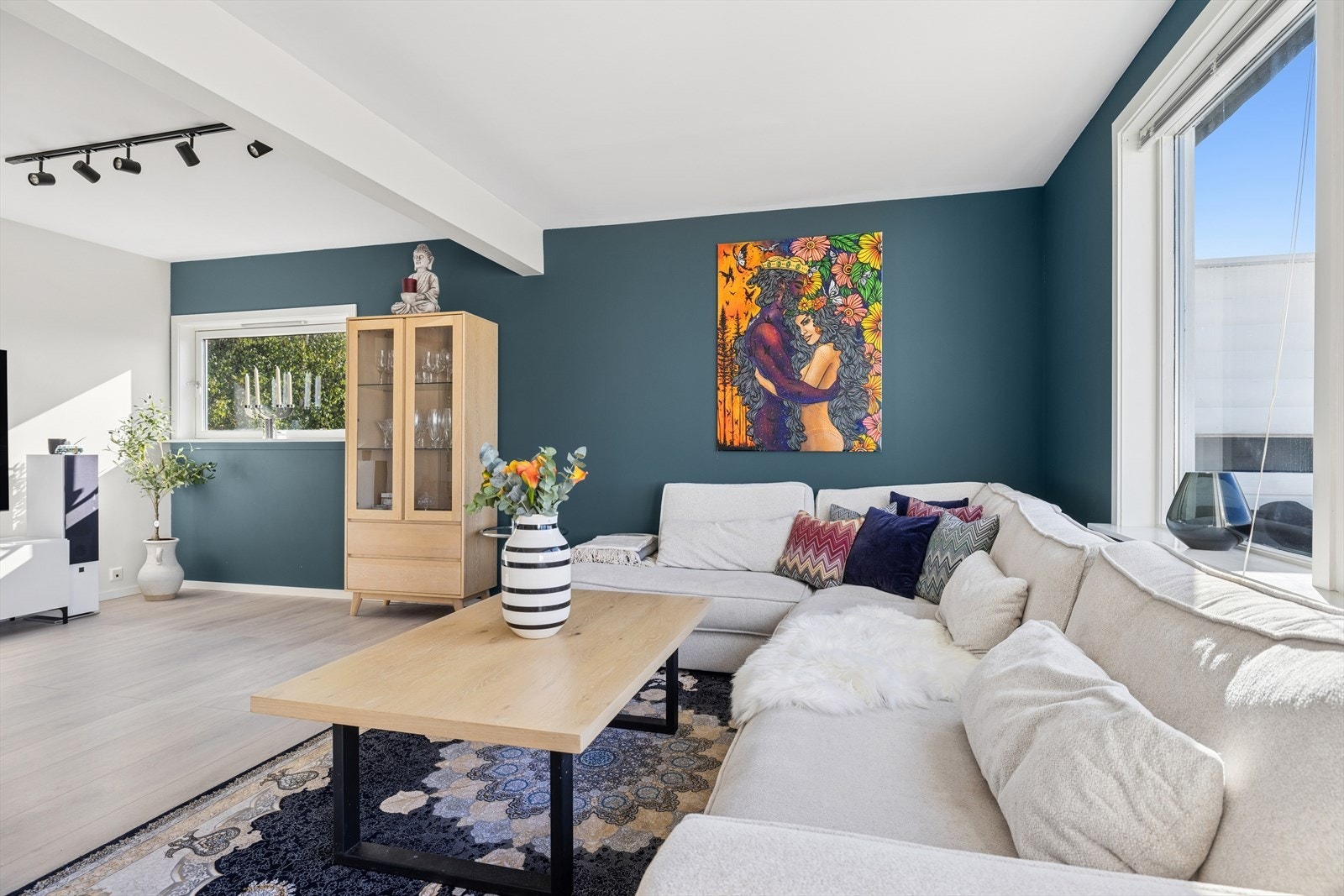 I stuen er det oppvarming fra varmepumpe Galleribilde