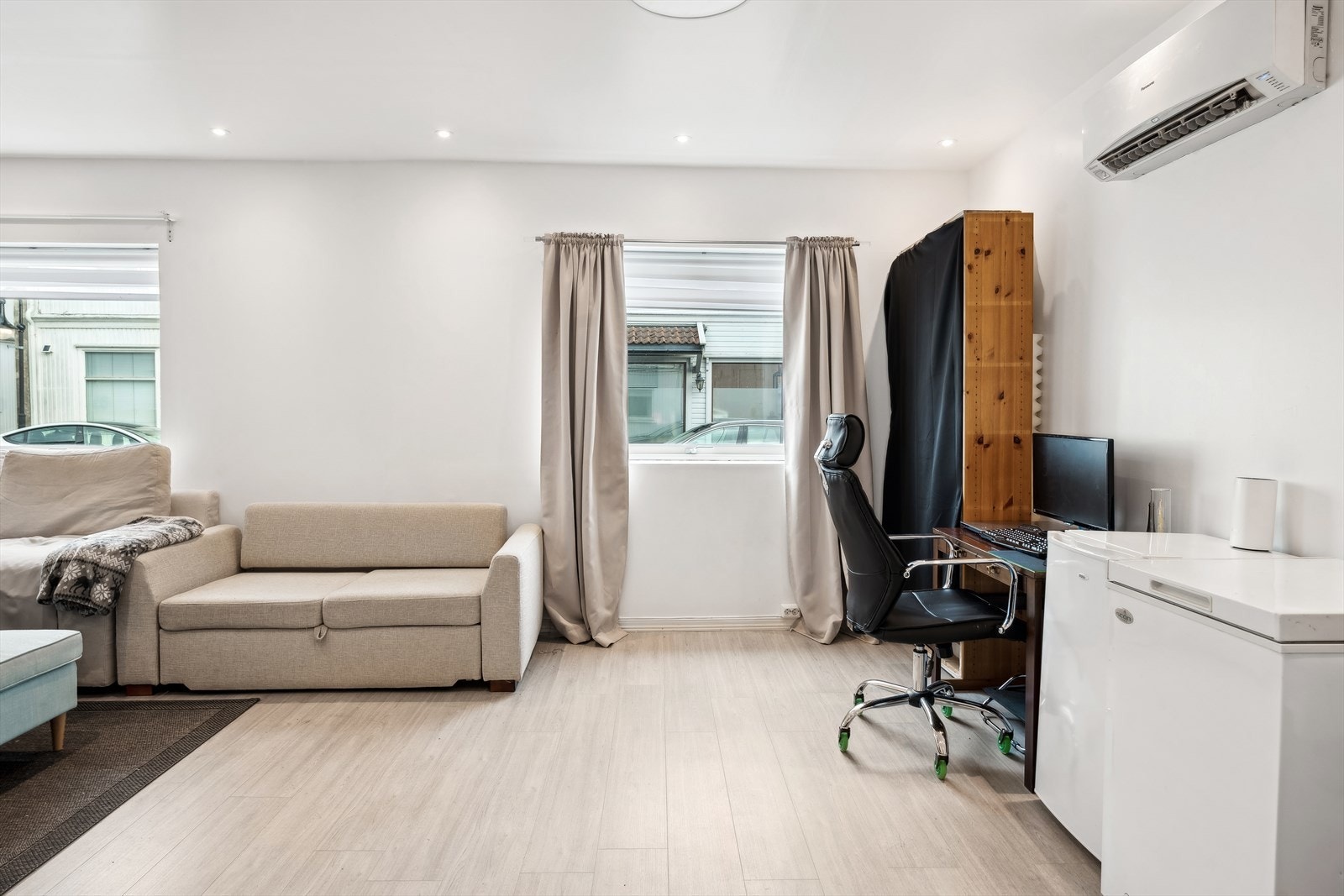 Det er også varmepumpe i stuen som avgir god varme. Galleribilde