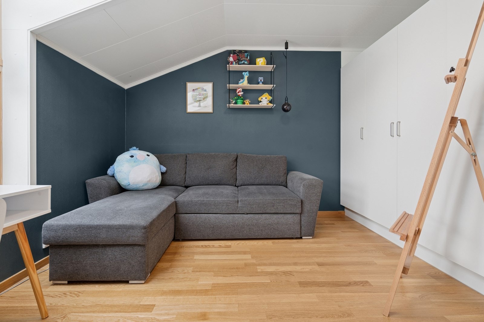 Soverom III - Rommet er utstyrt med garderobeskap Galleribilde