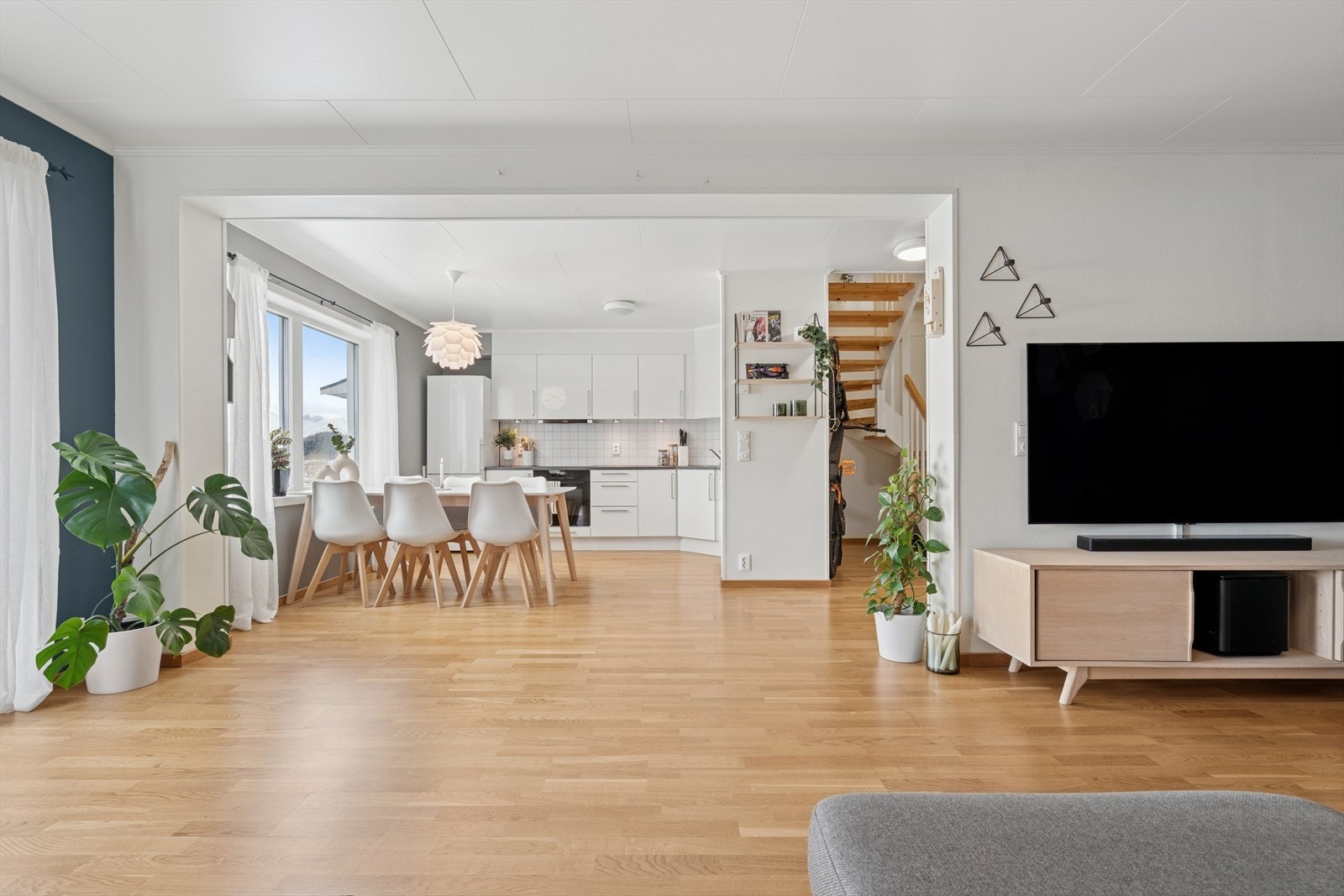 DNB Eiendom v/Bjørn Harald Sandvik presenterer Grønnliflata 36 - En flott leilighet over to etasjer fra 2015 Galleribilde