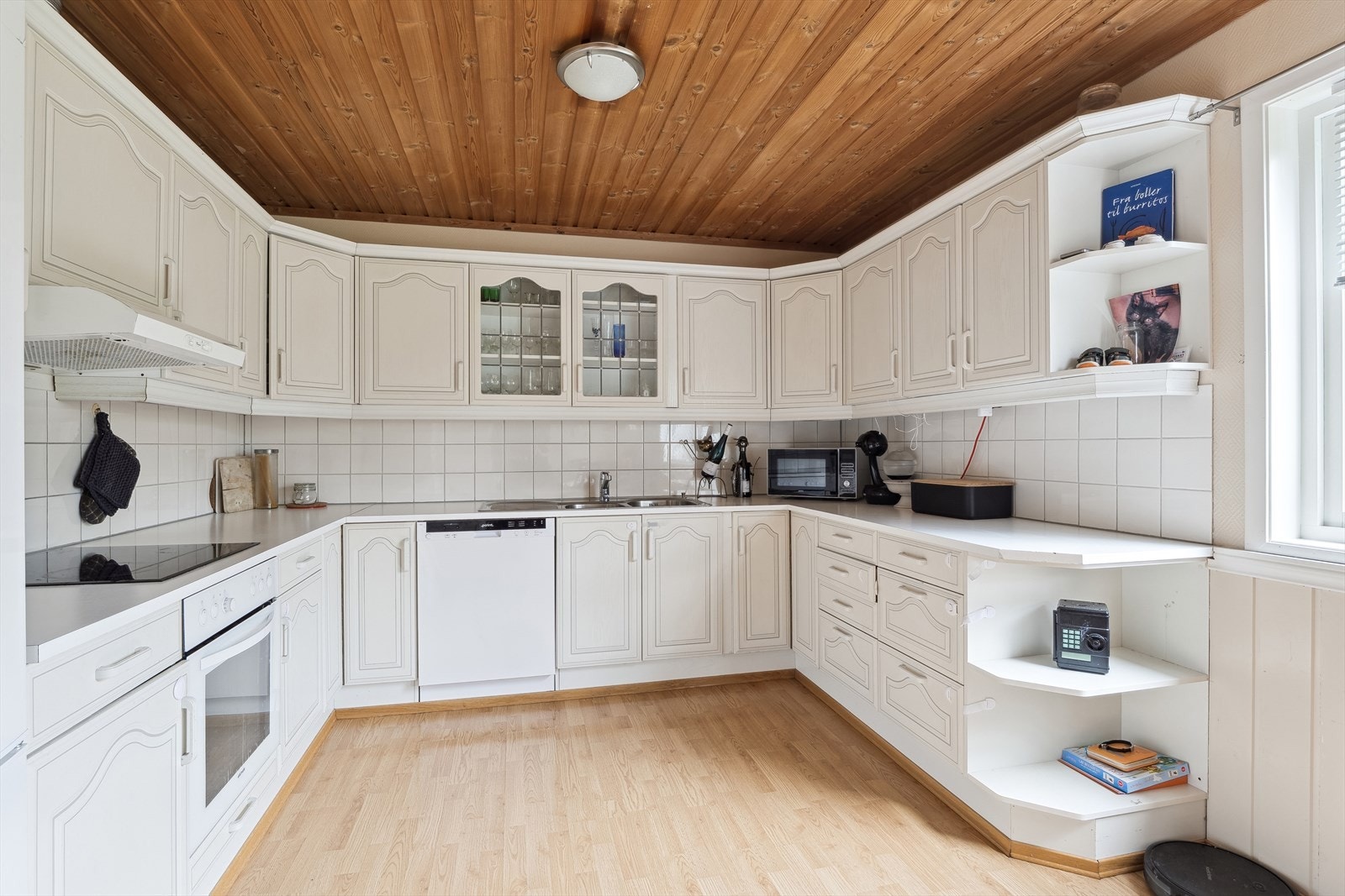 Romslig kjøkken med Sigdal innredning Galleribilde