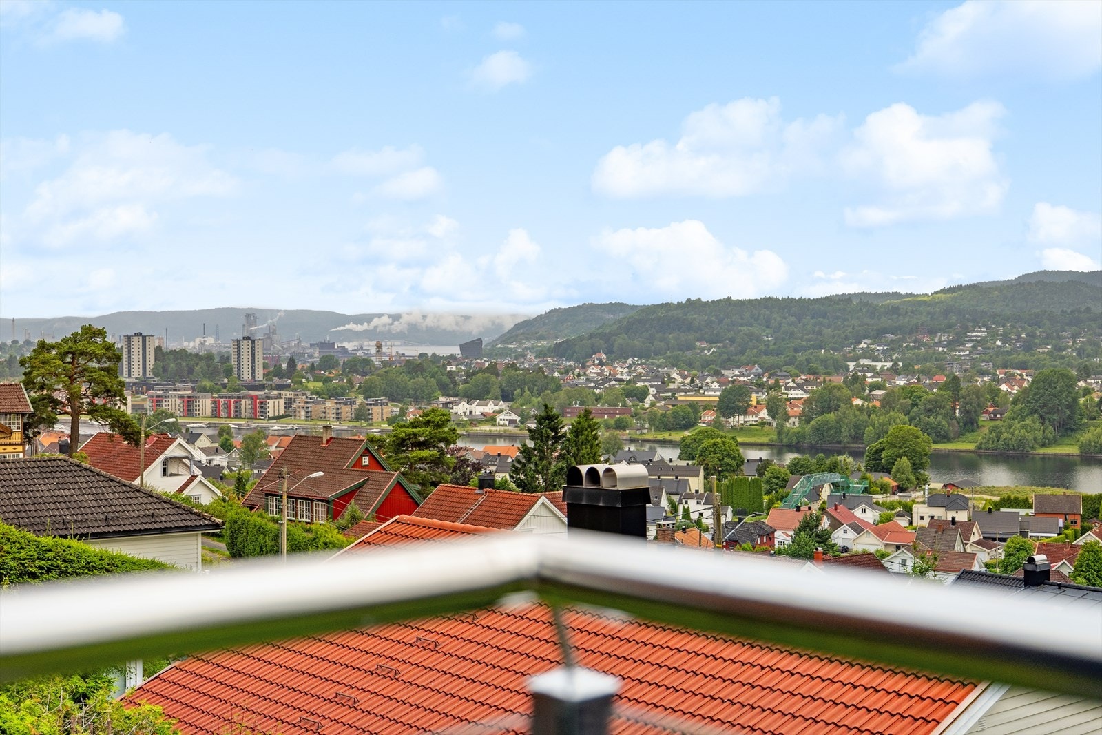 Utsikt mot nærområdet. Galleribilde