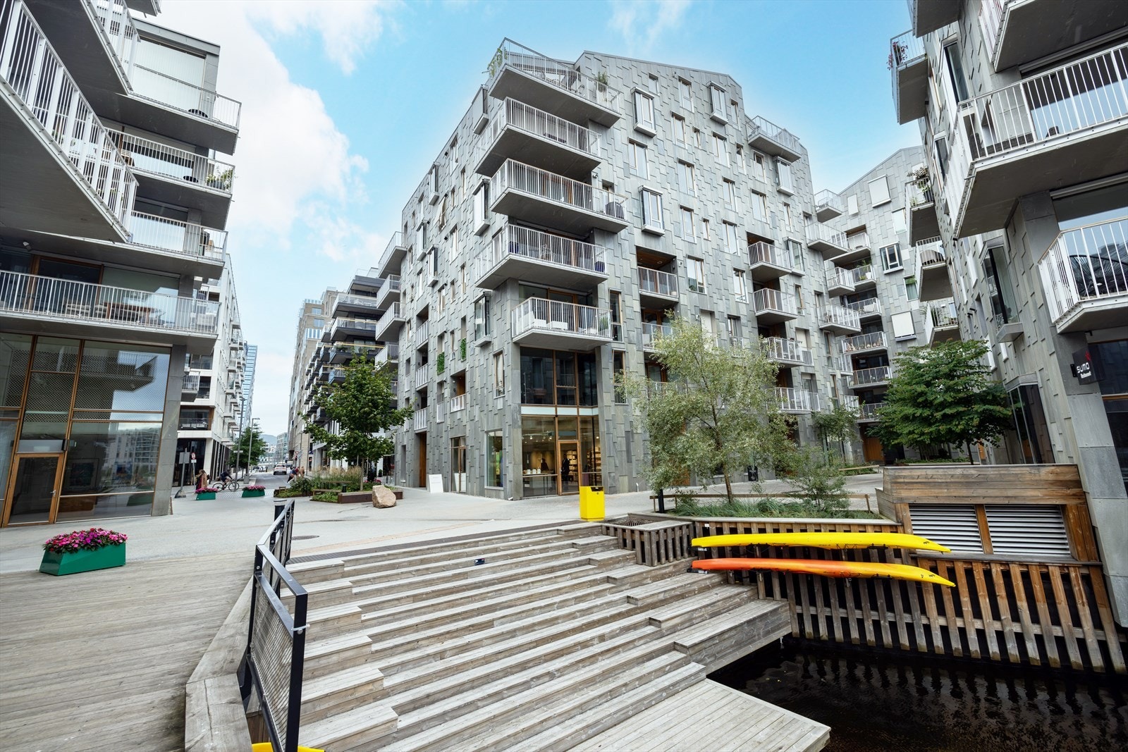 En av Bjørvikas beste adresser, med fjorden som nærmeste nabo og alle fasiliteter rett utenfor døren Galleribilde