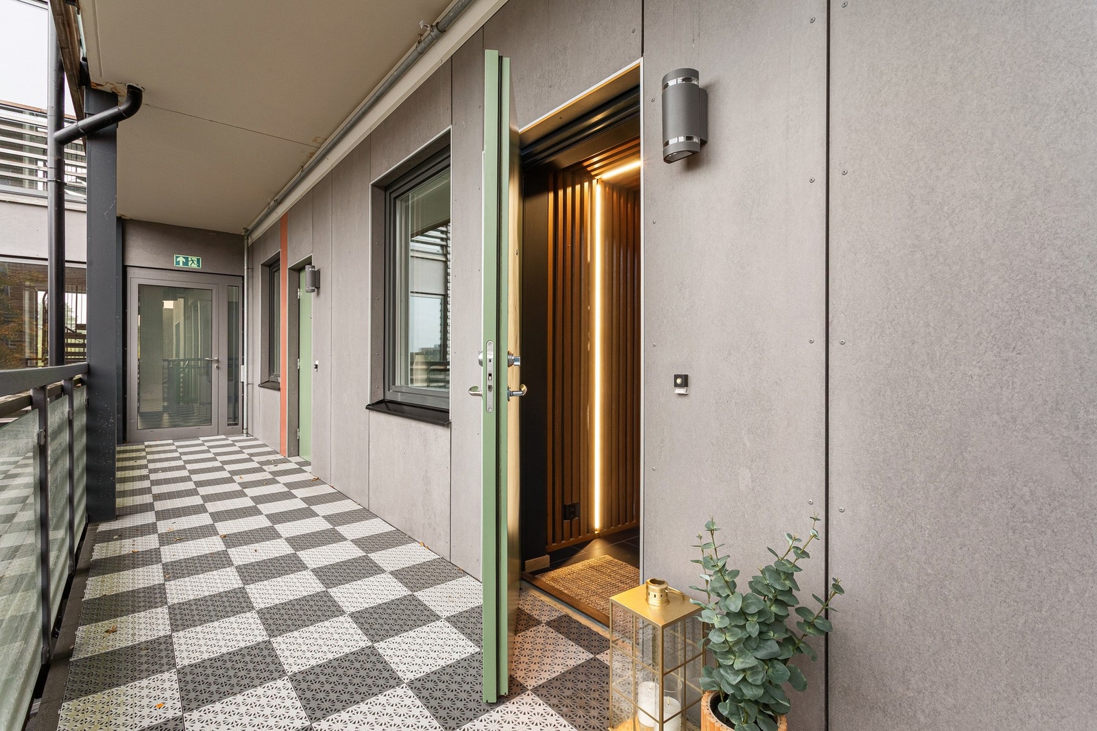 Heis i bygget, og parkering og bod i kjeller. Galleribilde