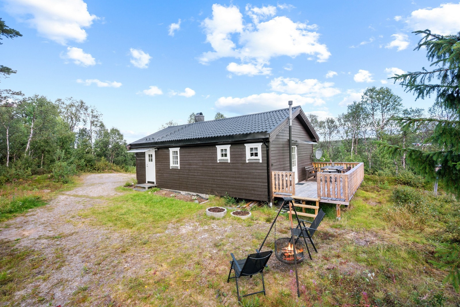 Hytta har innlagt strøm. Galleribilde