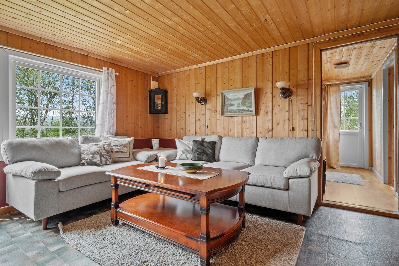 Hyggelig stue med plass til hele familien. Galleribilde