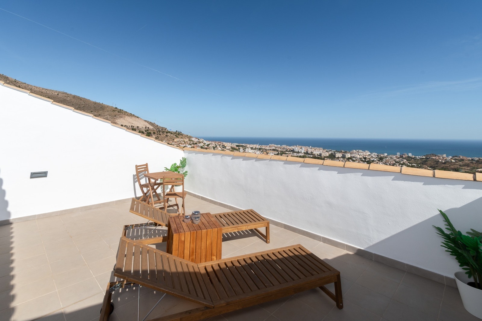 Terrassen i andre etasje tilknyttet hovedsoverom er ca 20 kvadratmeter. Galleribilde