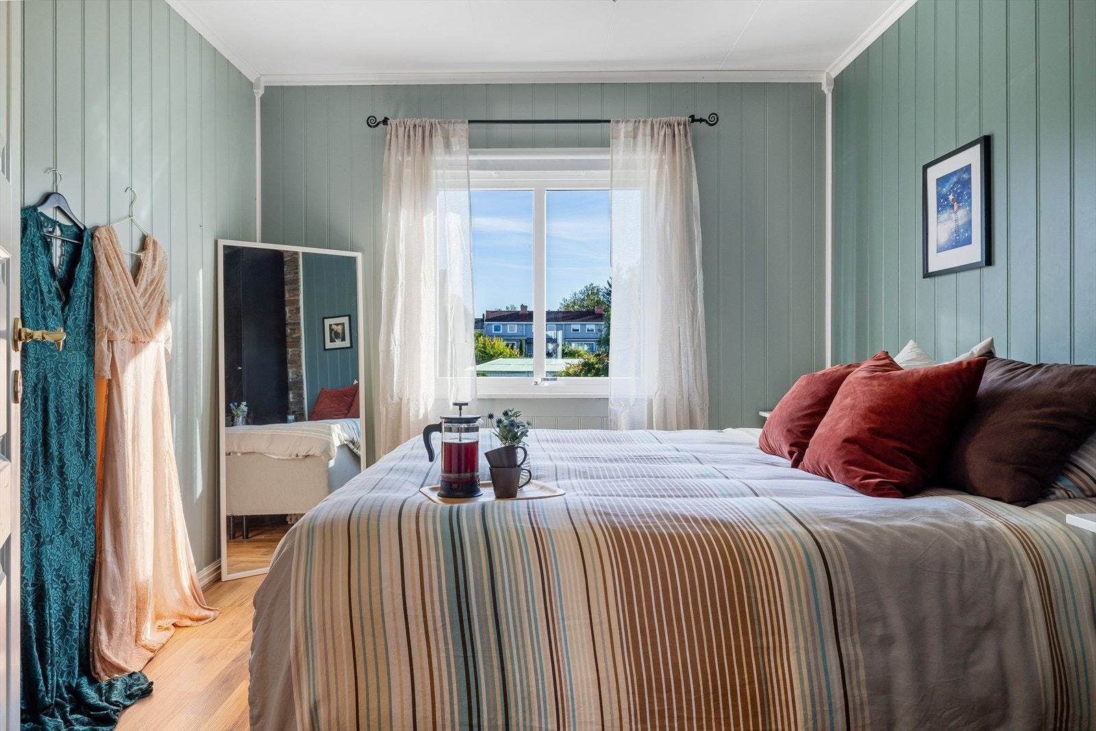 Leiligheten har to soverom, ett i 2. etasje og ett i loftetasjen. Galleribilde