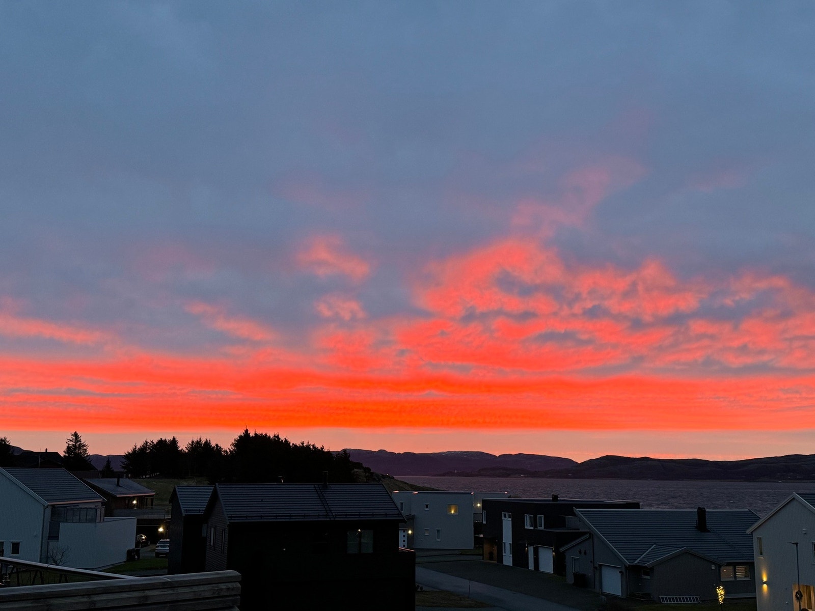 I Sjøsiden 77 har du mange soloppganger i vente. Galleribilde