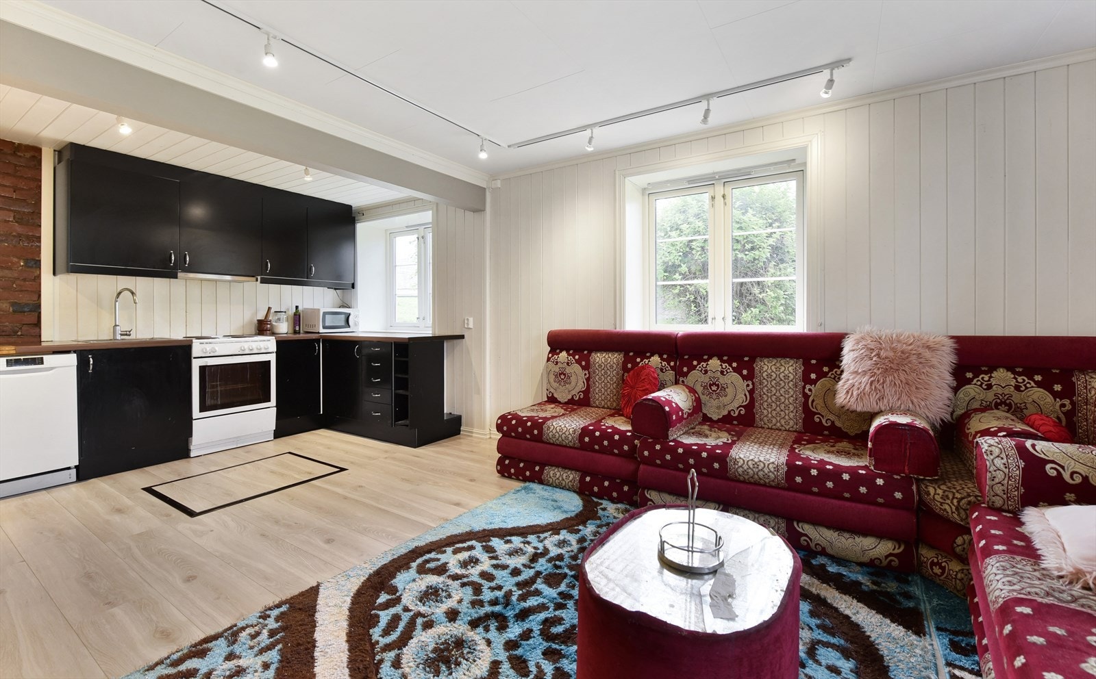 Stue/kjøkken fra utleie mot sør. Galleribilde