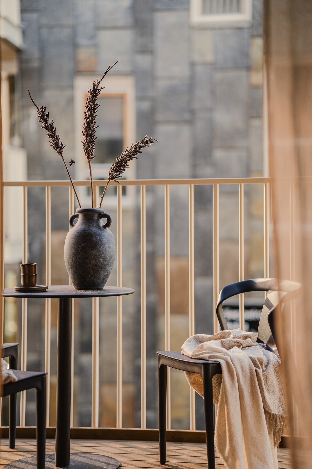 Begge balkonger vender mot syd. Galleribilde