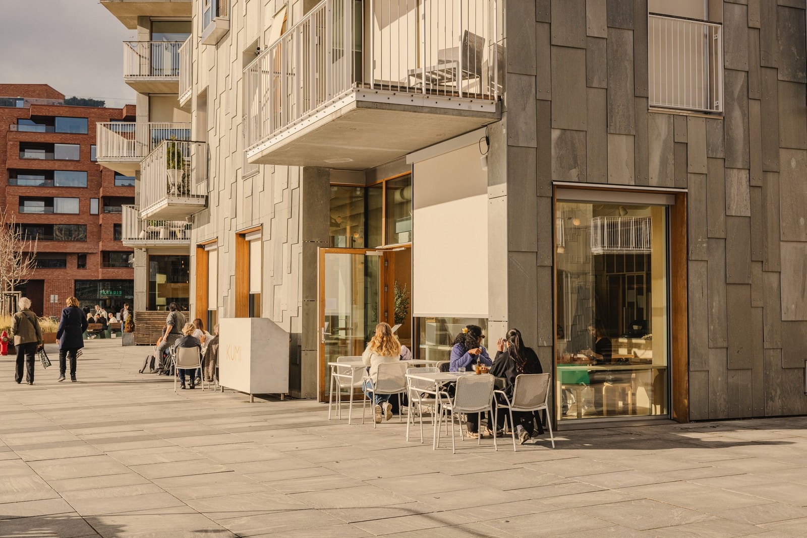 Fjorden som nærmeste nabo - en unik kombinasjon av urban puls og maritim ro. Galleribilde