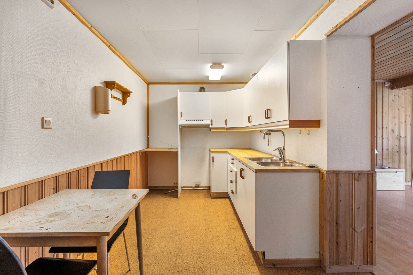 Kjøkken i kjellertasjen. Galleribilde