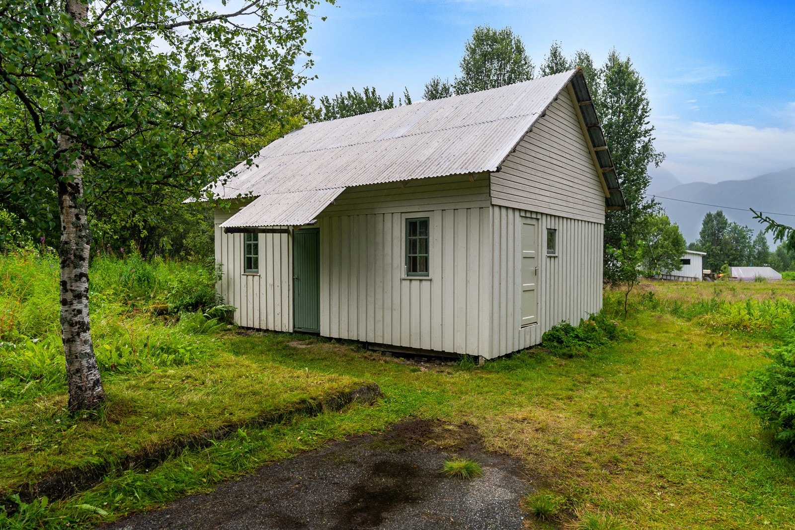 Aneks som gir god muligheter for lagring av diverse utstyr innendørs. Galleribilde