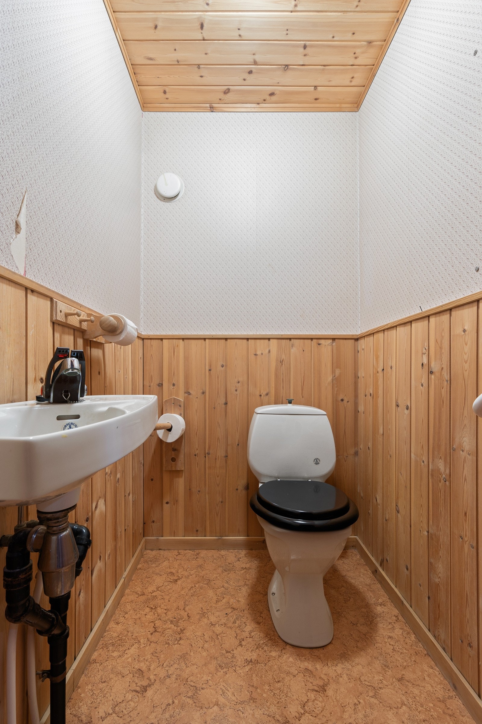 Praktisk separat toalettrom. Galleribilde