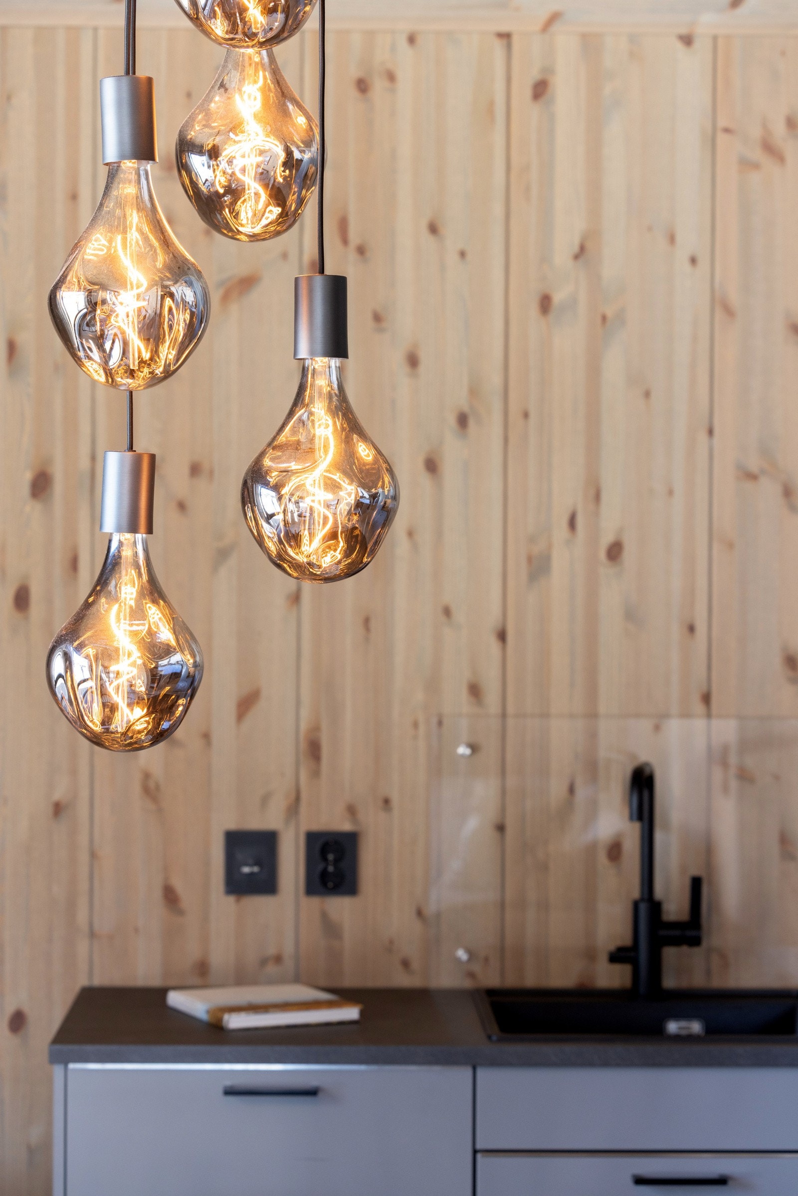 Håndtak som står i stil til detaljer og tilvalg i boligen. Galleribilde