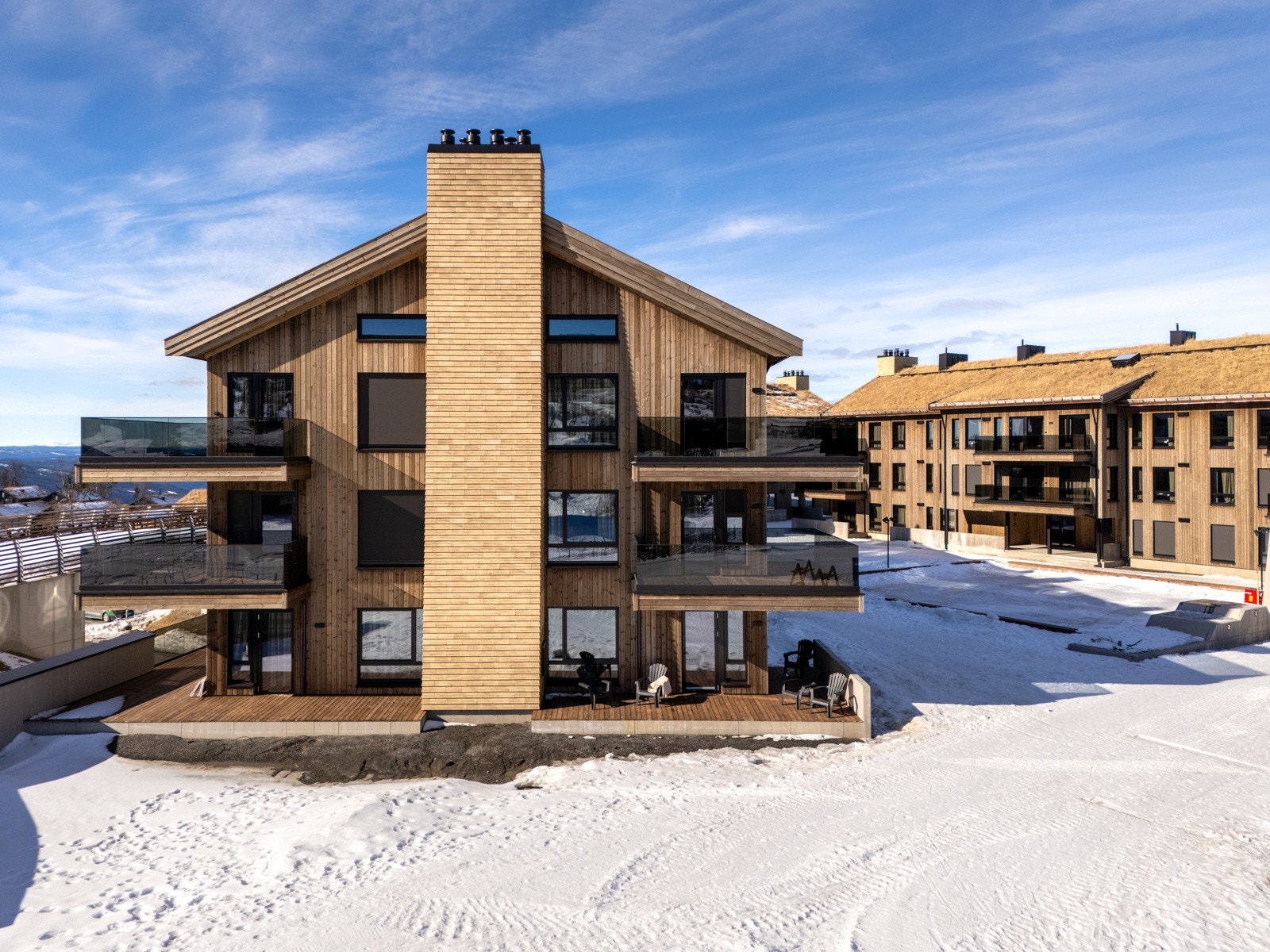 Fra Mosetertoppen har du ski inn/ut til Hafjells anerkjente alpinanlegg, som tilbyr løyper for alle nivåer. Galleribilde