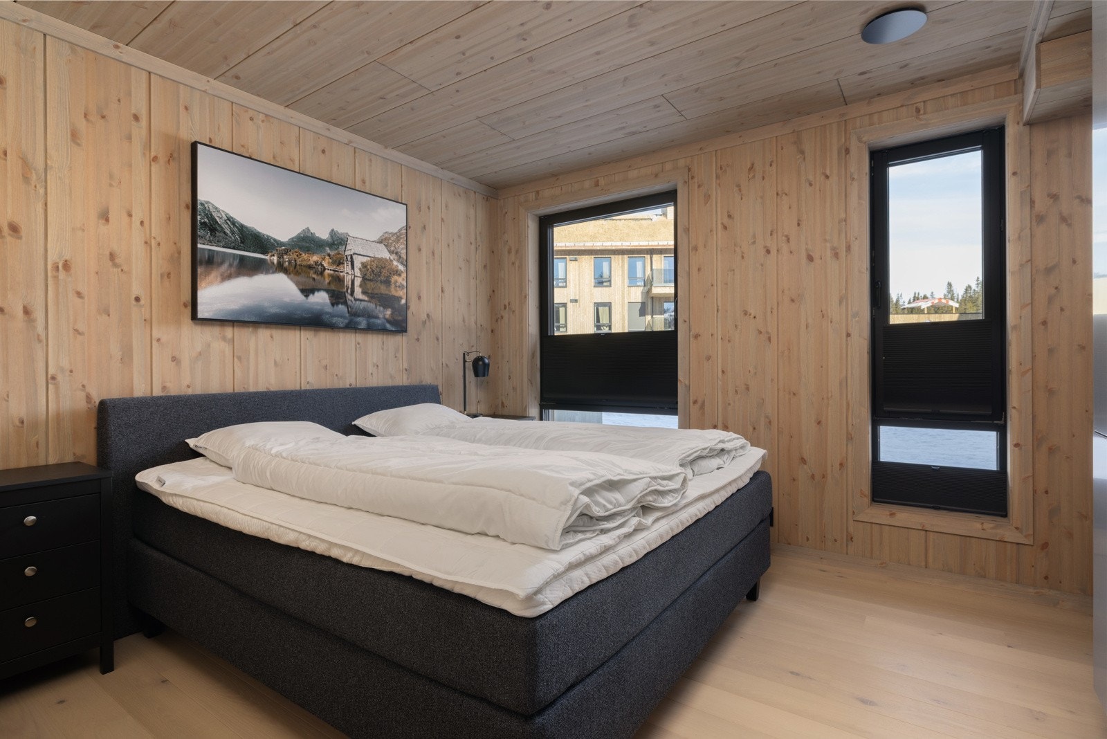 Soverom med ny dobbeltseng av høy kvalitet som medfølger. Galleribilde