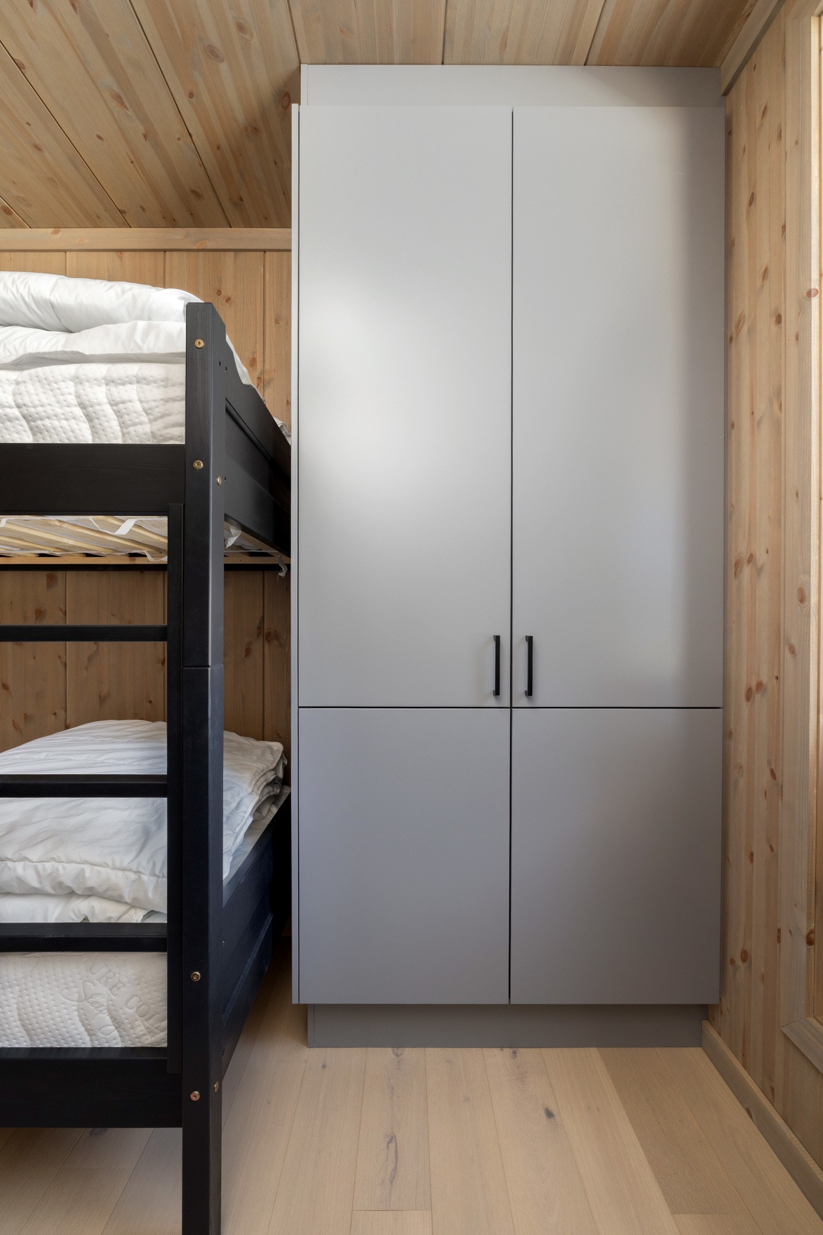 Garderobeskap som medfølger på soverom 2. Galleribilde