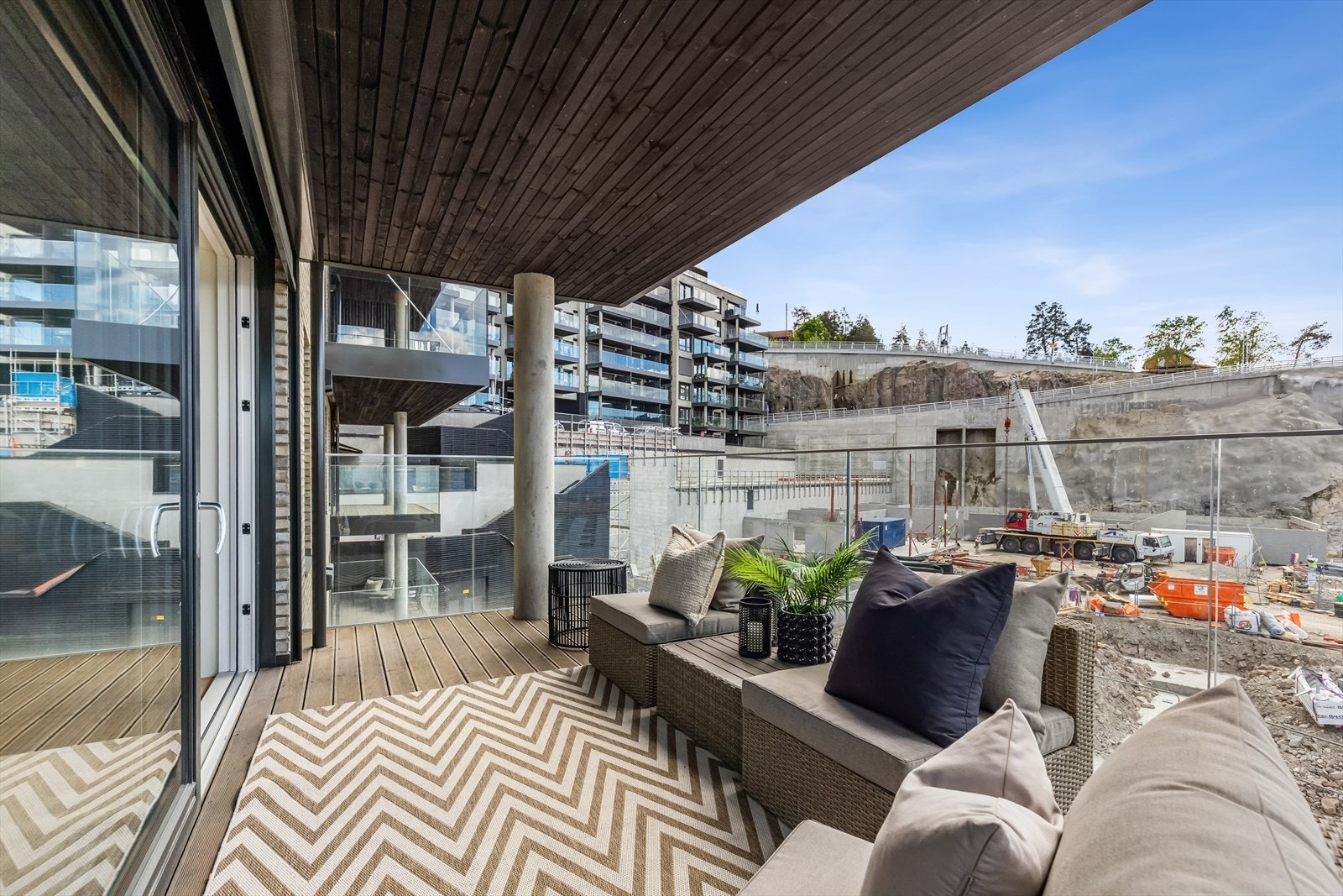 Gode solforhold fra tidlig formiddag til sen kveld. Galleribilde