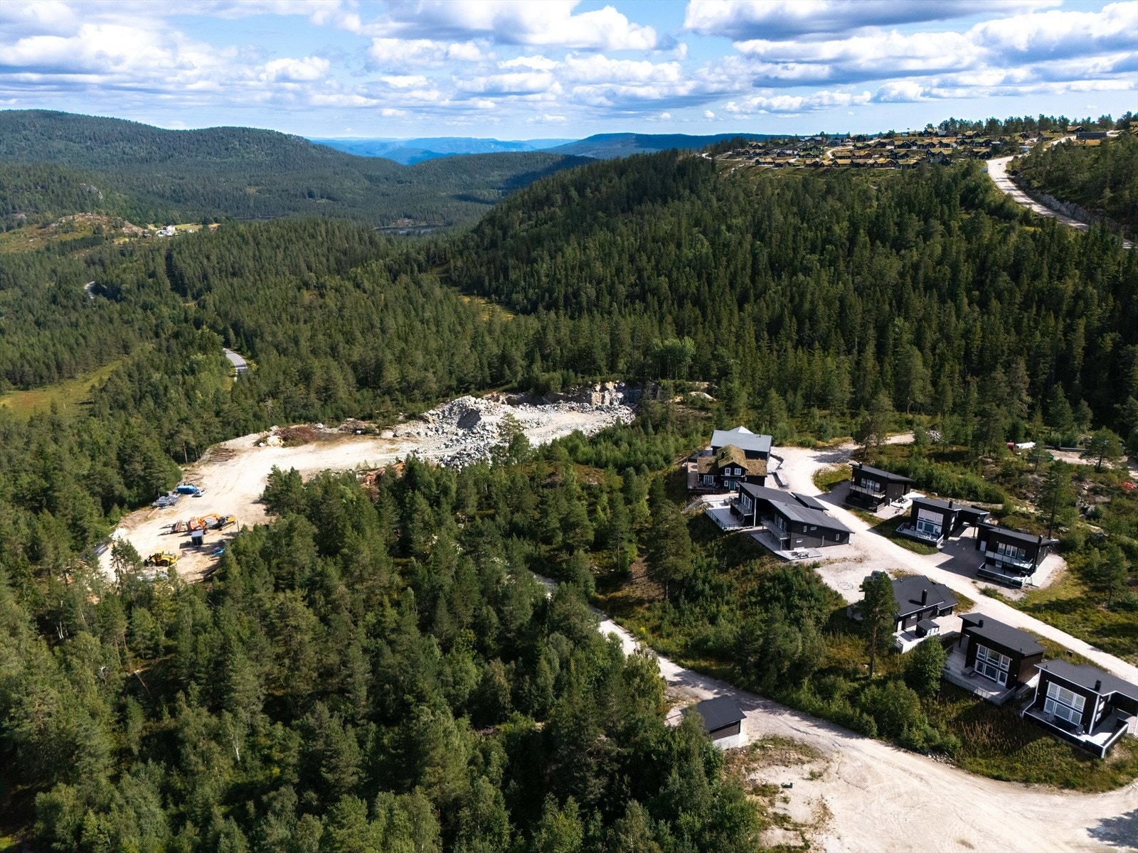 På Gautefallheia er det også laget flotte sykkelstier innover i fjellheimen, helt til telthotellet Canvas Hotel inne på fjellet. Galleribilde