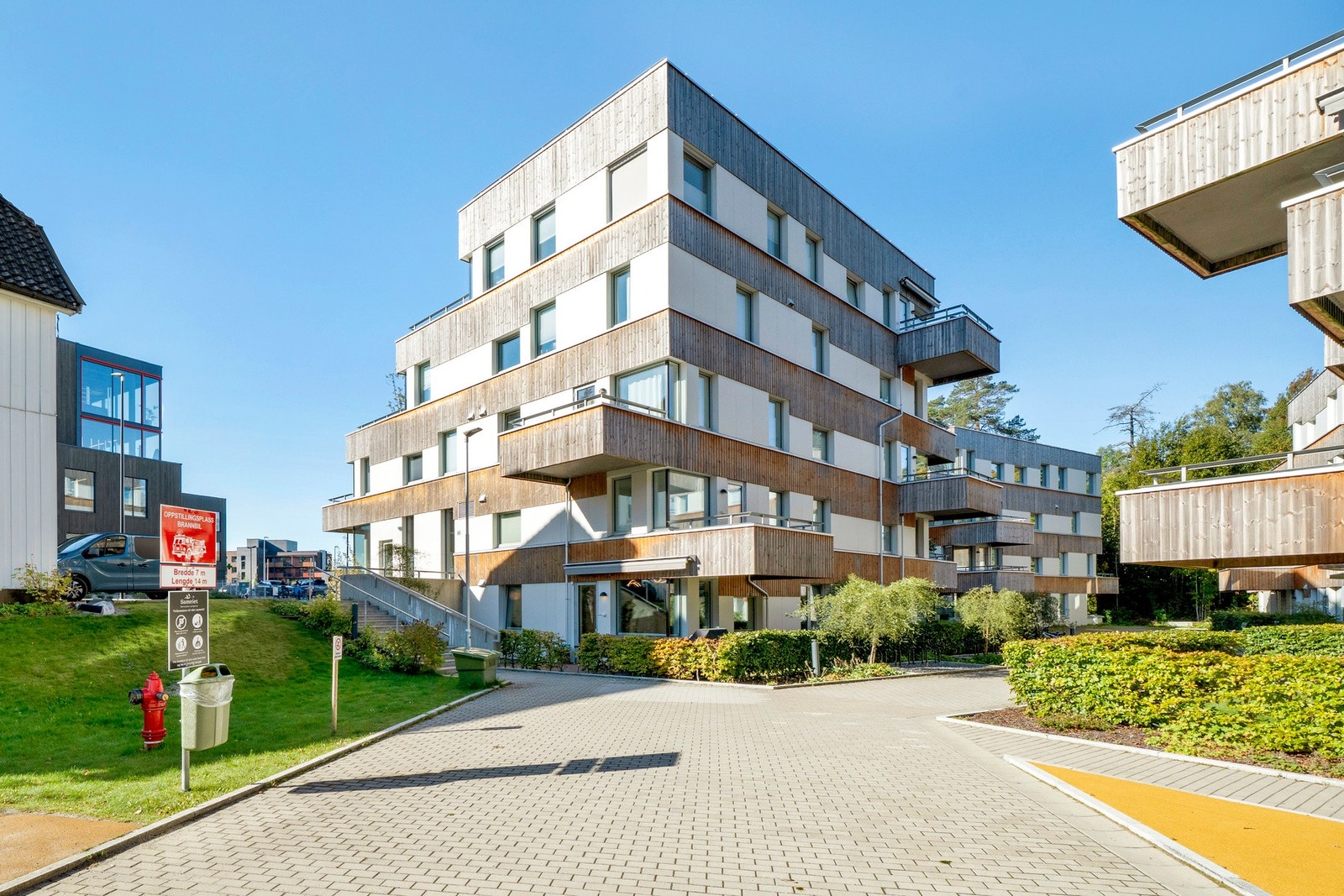 Stilrent og moderne bygg oppført i 2021 Galleribilde