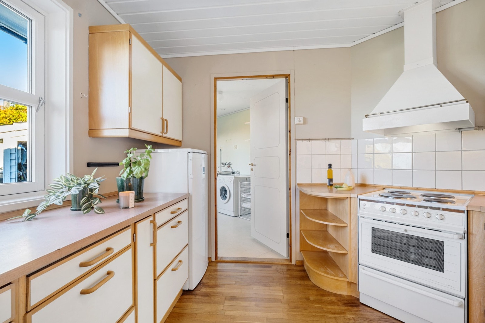 Fra kjøkkenet kommer vi videre inn på vaskerommet Galleribilde