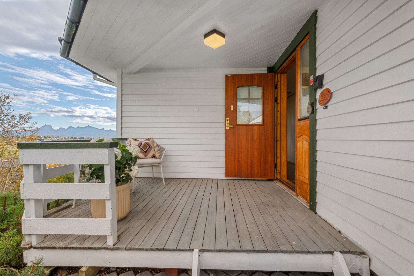 Takoverbygget inngangsparti Galleribilde